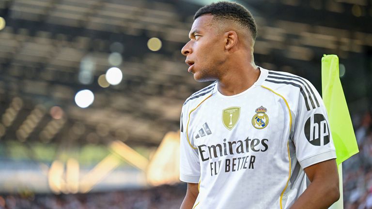 Kylian Mbappe trifft doppelt bei Reals Testspielsieg in Tirol.