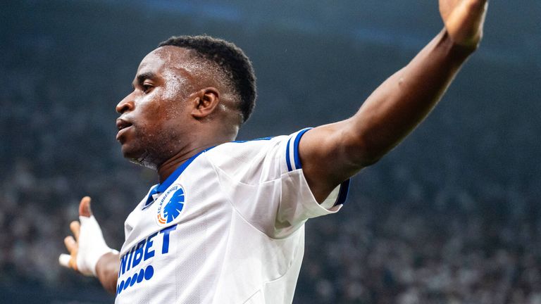 Youssoufa Moukoko schießt den FC Kopenhagen in die Champions League. 