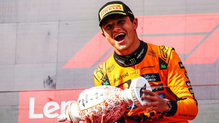 Lando Norris bejubelt seinen Sieg in Ungarn.