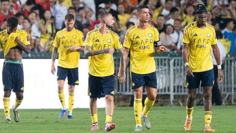 Cristiano (2. v. r.) und Al-Nassr verloren das Supercup-Finale Saudi-Arabiens.