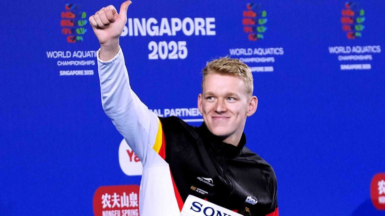 Sven Schwarz gewinnt Silber bei der Schwimm-WM in Singapur.
