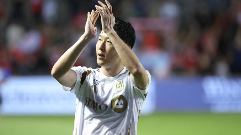 Heung min Son holt bei seinem MLS-Debüt einen Elfmeter für LAFC heraus. 