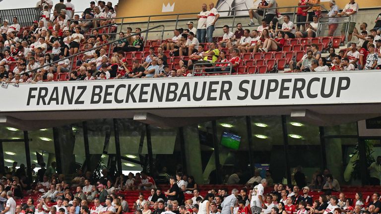 Ohne Support der Ultras ist es beim Supercup etwas ruhiger auf den Triibünen.