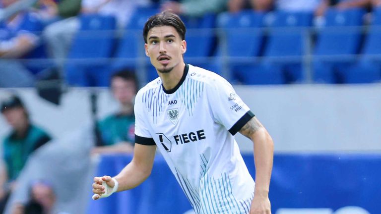 Antonio Tikvic erleidet Kreuzbandriss.