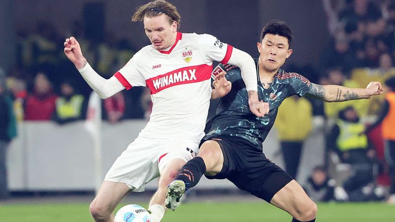 Wechselt VfB-Angreifer Nick Woltemade (l.) in diesem Sommer noch zum FC Bayern?