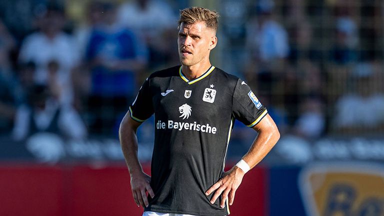 Florian Niederlechner kassiert mit 1860 München eine herbe Niederlage.