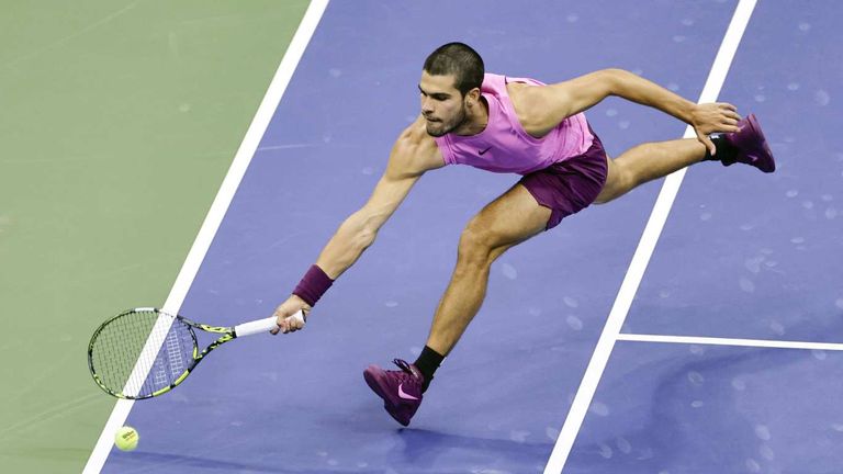 Carlos Alcaraz holte sich mit einer starken Leistung den US-Open-Titel gegen Jannik Sinner.