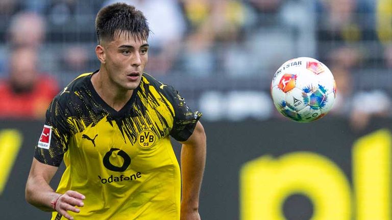 BVB-Innenverteidiger Aaron Anselmino fühlt sich noch nicht zu 100 Prozent einsatzbereit.