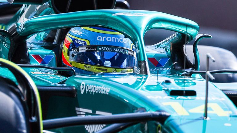Fernando Alonso fährt seit 2023 für Aston Martin.