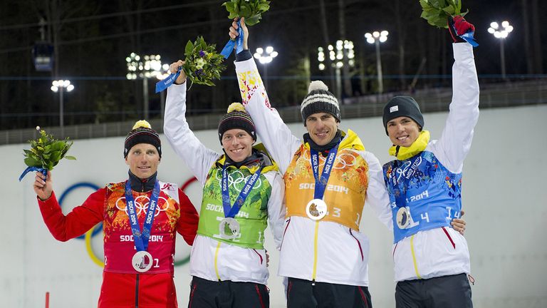 Die deutsche Herren-Staffel im Biathlon erhält elf Jahre nach den Olympischen Spielen die Goldmedaille. 