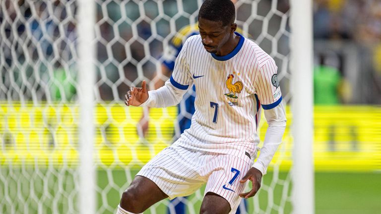 Ousmane Dembele musste verletzt ausgewechselt werden.