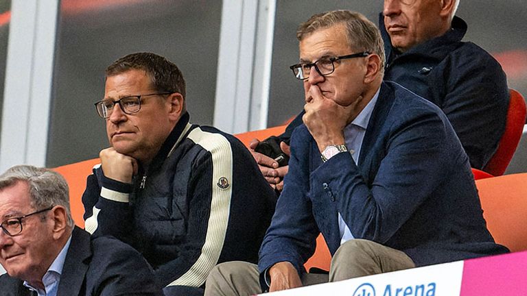 Bayern-Vorstandschef Jan-Christian Dreesen (r.) stärkt Sport-Vorstand Max Eberl den Rücken.