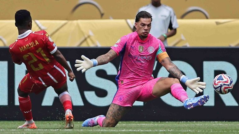 Ederson verlässt Manchester City und schließt sich Fenerbahce an.