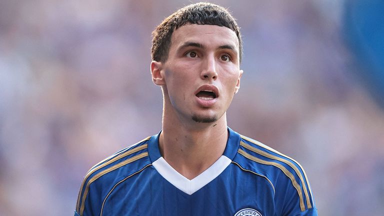 Bilal El Khannouss verlässt Leicester City und hat sich dem VfB Stuttgart angeschlossen.