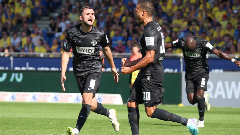 Der SV Elversberg gewinnt in Braunschweig.