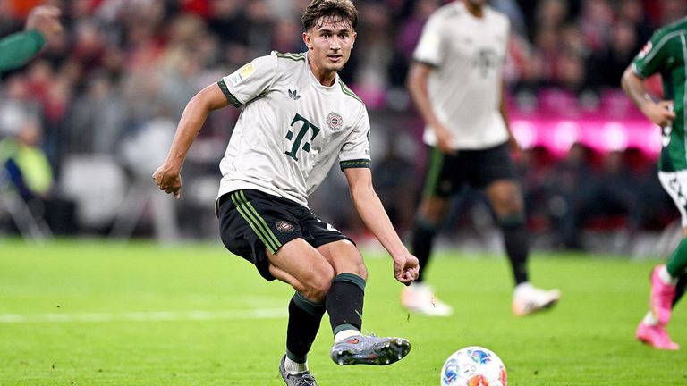 Tom Bischof feierte gegen Werder Bremen sein Startelf-Debüt für den FC Bayern.