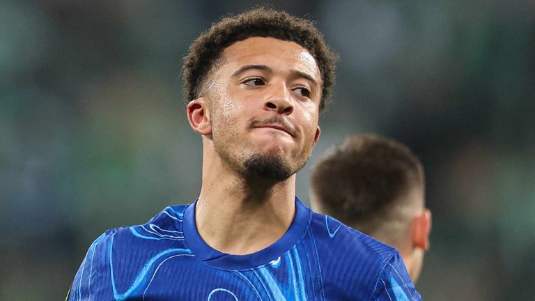 Jamie Carragher  kritisiert Jadon Sancho.