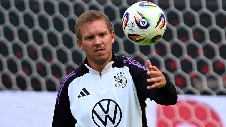 Bundestrainer Julian Nagelsmann kämpft gegen eine historischen Niederlagenserie beim DFB.