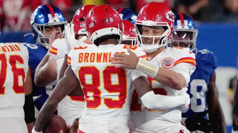 Die Kansas City Chiefs gewinnen ihr erstes Spiel gegen die New York Giants.