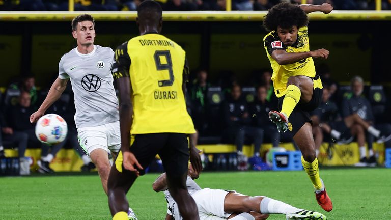 Entschied die Partie gegen Wolfsburg mit einem schönen Distanzschuss: Dortmunds Karim Adeyemi.