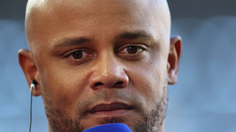Bayern-Trainer Vincent Kompany spricht vor dem Spiel gegen den HSV über seine nicht einfach Zeit in Hamburg.