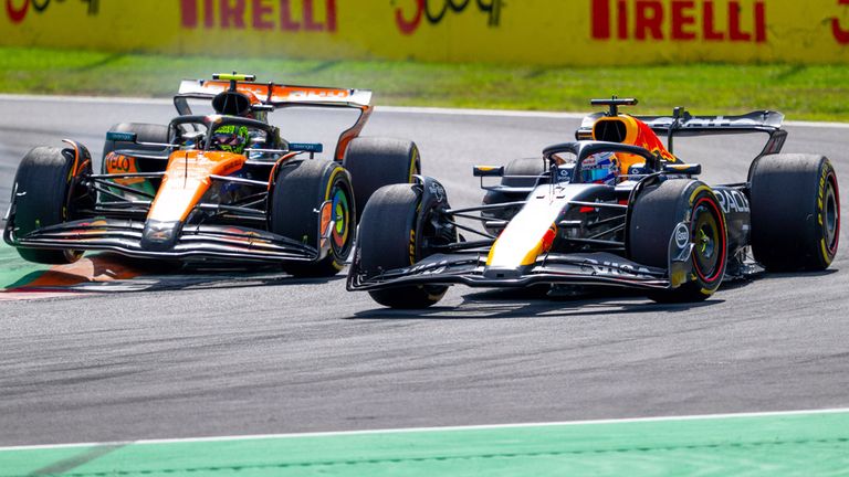 Max Verstappen (r.) könnte für Lando Norris indirekt wertvolle Schützenhilfe im WM-Kampf leisten.