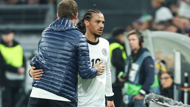 Leroy Sane (r.) spricht über die Nicht-Nominierung für die anstehenden Länderspiele.