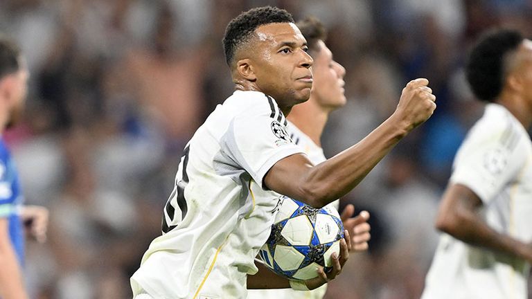 Real-Superstar Kylian Mbappe bejubelt eines seiner zwei Tore.