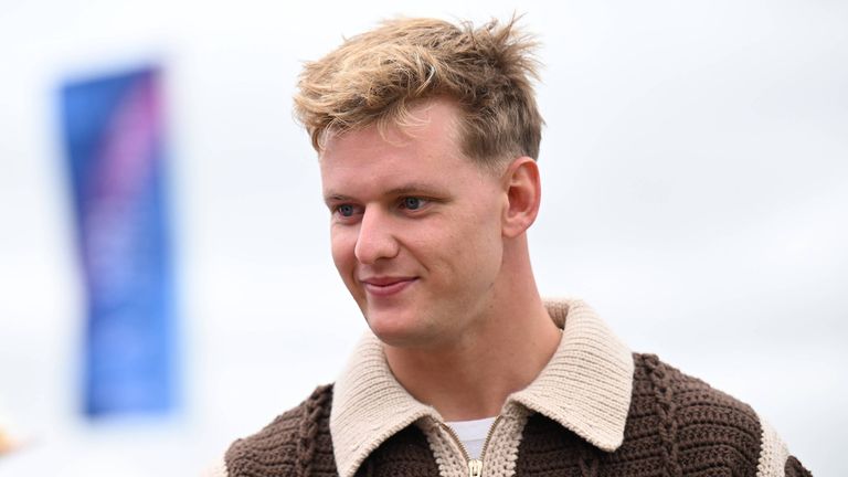 Mick Schumacher testet wieder einen Monoposto-Rennwagen.