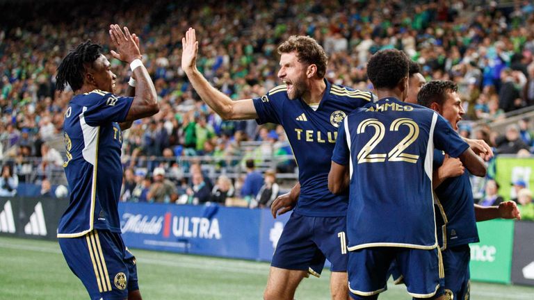 Thomas Müller und Vancouver bleiben trotz eines Rückstandes erneut ungeschlagen.