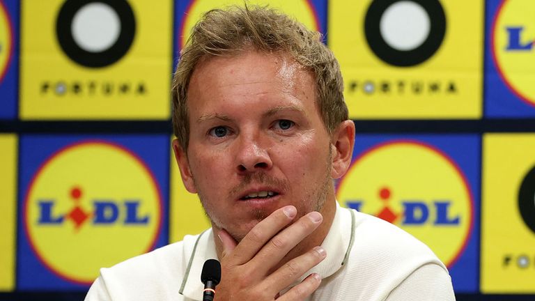 Julian Nagelsmann wirkt angefressen nach der DFB-Blamage in der Slowakei.