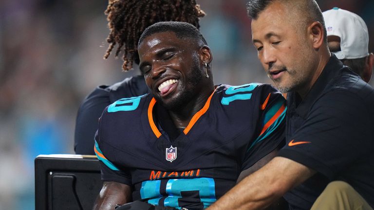 NFL-Superstar Tyreek Hill von den Miami Dolphins hat sich schwer verletzt.