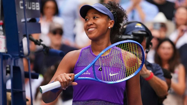 Naomi Osaka freut sich über ihren Sieg über Coco Gauff bei den US Open.