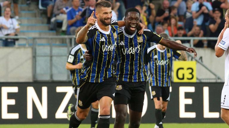 Kai Brünker (l.) war beim mühsamen Heimerfolg des 1. FC Saarbrücken über Schweinfurt der Matchwinner.