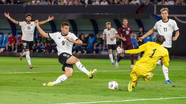 Nicolo Tresoldi erzielt für die U21 gegen Lettland drei Tore.