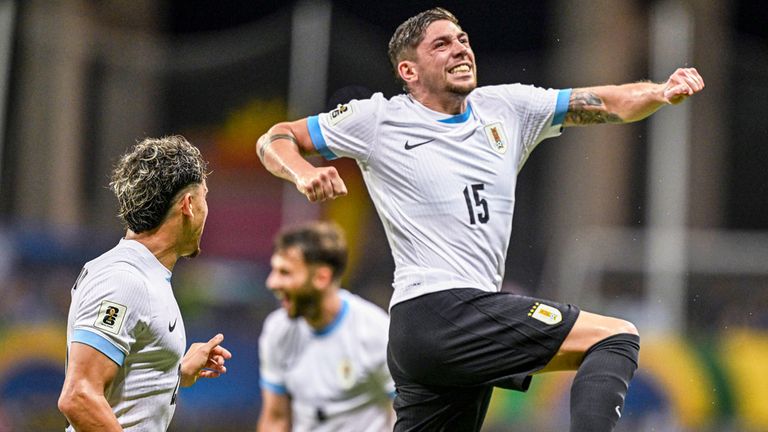 URUGUAY: Die Celeste hat sich durch einen 3:0-Heimsieg gegen Peru das WM-Ticket gesichert.