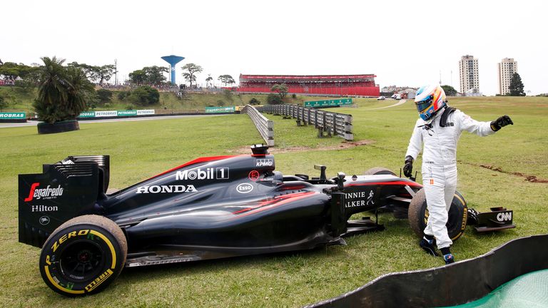 Unzuverlässig & Untermotorisiert: Die Partnerschaft mit Honda sorgte für zahlreiche Ausfälle (so wie hier für Alonso in Interlagos, 2016).