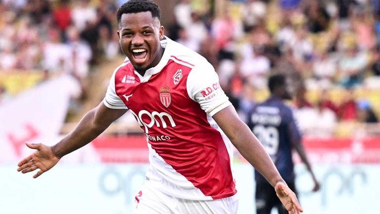 Ansu Fati bejubelt einen seiner Treffer bei Monacos Sieg gegen den FC Metz.