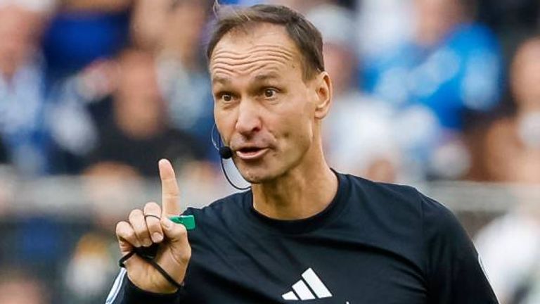 Bastian Dankert pfeift den Klassiker zwischen Bayern gegen Dortmund zum zweiten Mal in seiner Karriere.