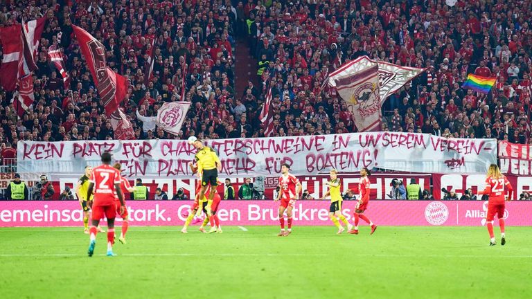 Die Bayern-Fans positionierten sich beim Klassiker klar gegen Jerome Boateng. 