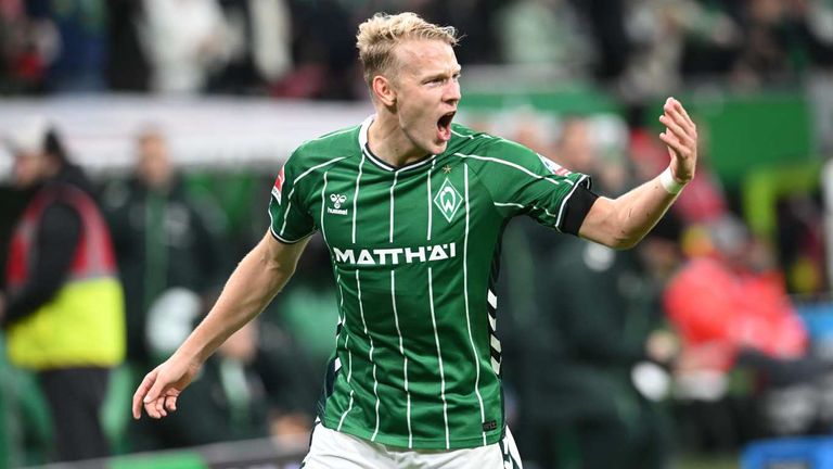 Marco Grüll schoss Werder Bremen mit einem schönen Schlenzer zum Heimsieg.