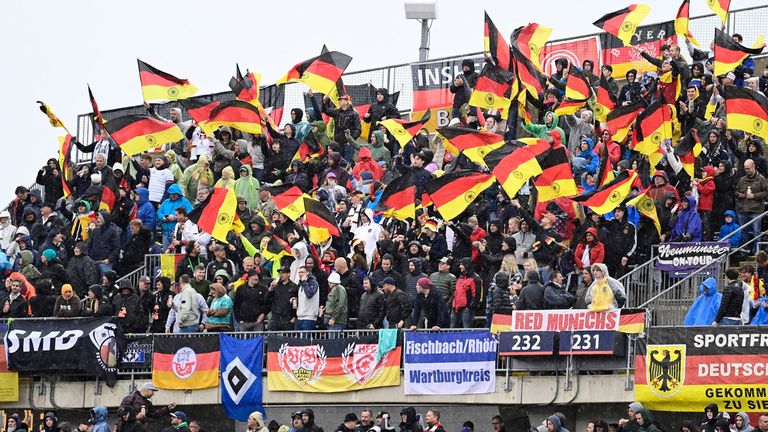 Deutsche Fans beim Länderspiel gegen die USA in East Hartford im Bundesstaat Connecticut im Jahr 2023.