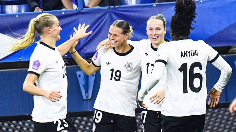 DFB-Frauen feiern den Finaleinzug in der Nations League.
