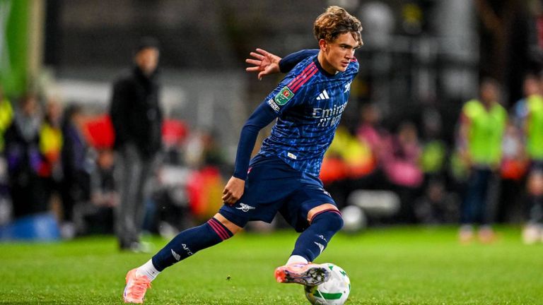 Max Dowman stand mit seinen 15 Jahren in der Arsenal-Startelf gegen Brighton & Hove Albion. 