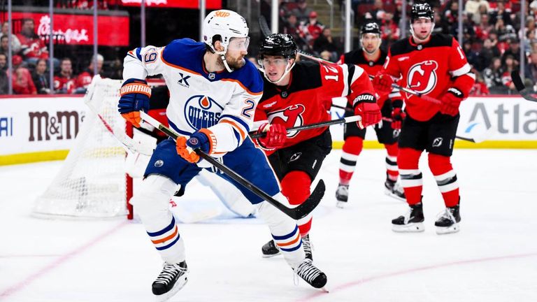 Leon Draisaitl kassiert mit seinen Oilers bereits die dritte Saisonpleite. 