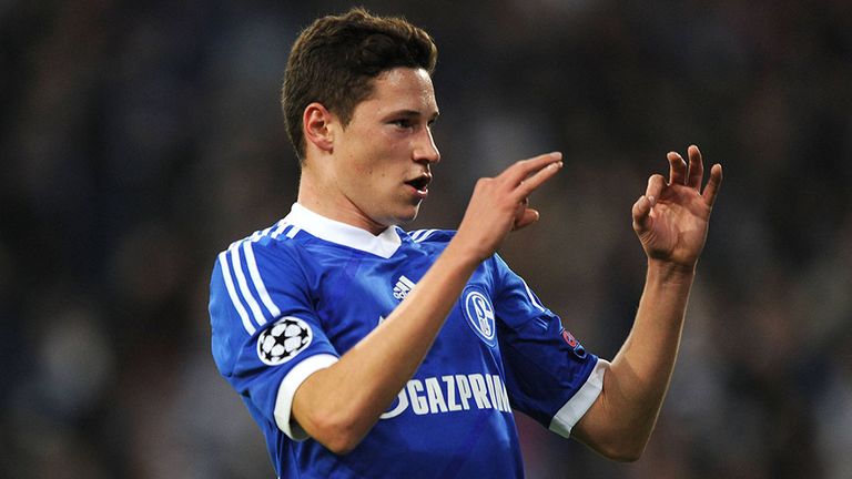 5. JULIAN DRAXLER trifft am 3. Oktober 2012 in der Gruppenphase für Schalke 04 gegen Montpellier HSC im Alter von 19 Jahren und 13 Tagen.