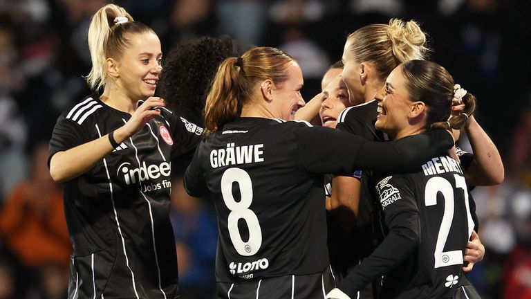 Die Frauen von Eintracht Frankfurt gewinnt souverän gegen Slovacko.