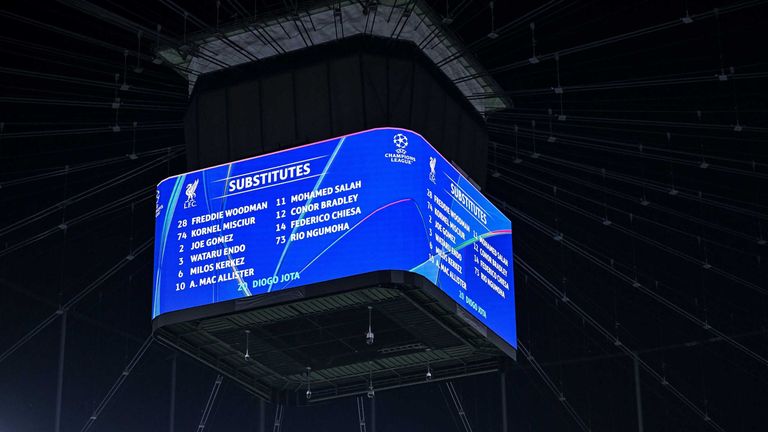 Die Eintracht gedachte Diogo Jota mit einem Platz im Liverpool-Kader. 