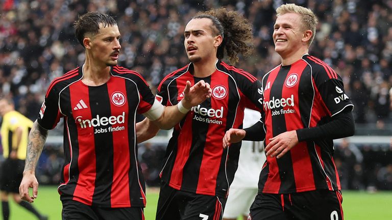 Eintracht Frankfurt jubelt über den Heimsieg gegen den FC St. Pauli.