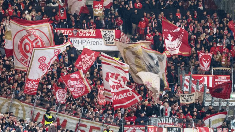 Im Bundesligaspiel am Sonntagabend zwischen dem VfB Stuttgart und FSV Mainz 05 kam es zu einem Notfalleinsatz.